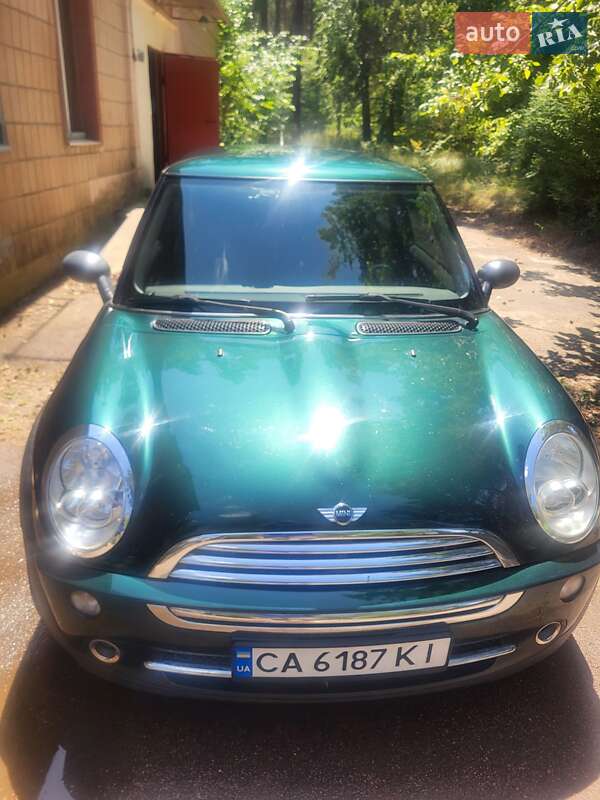 Хэтчбек MINI Cooper 2004 в Черкассах