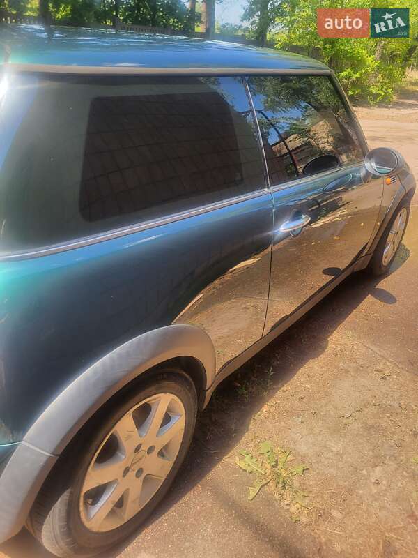 Хэтчбек MINI Cooper 2004 в Черкассах