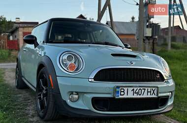 Хетчбек MINI Cooper 2013 в 