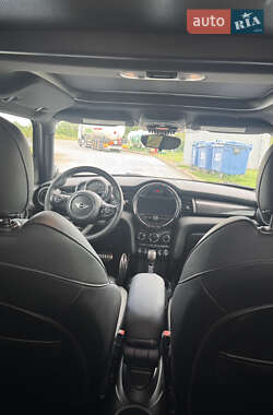 Хэтчбек MINI Cooper 2017 в Ивано-Франковске