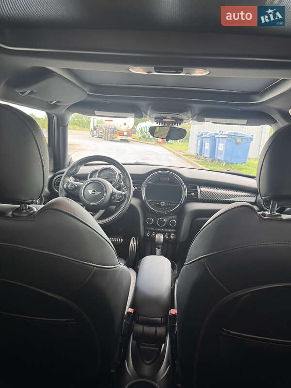 Хэтчбек MINI Cooper 2017 в Ивано-Франковске