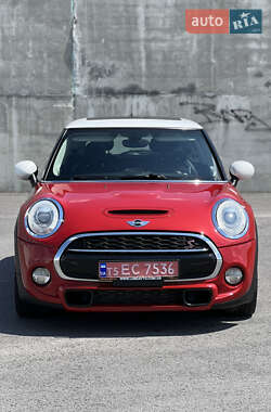 Хетчбек MINI Cooper 2015 в 