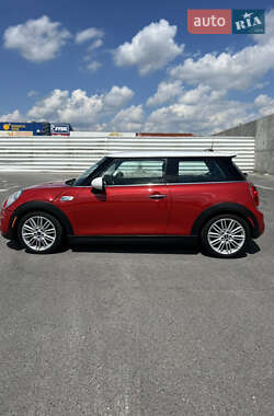 Хетчбек MINI Cooper 2015 в 