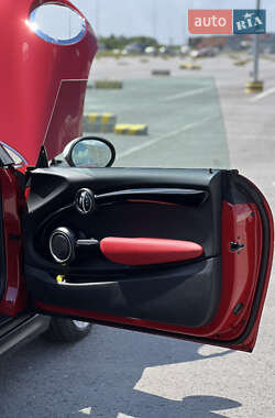 Хетчбек MINI Cooper 2015 в 