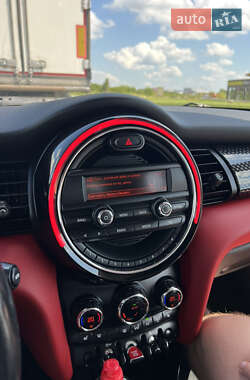 Хетчбек MINI Cooper 2015 в 