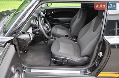 Хэтчбек MINI Cooper 2010 в 