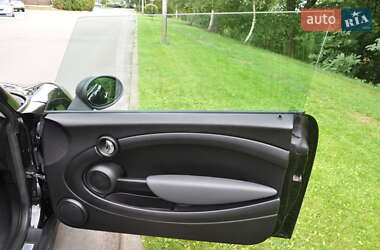 Хэтчбек MINI Cooper 2010 в 