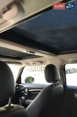 Хэтчбек MINI Cooper 2016 в 