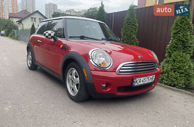 Хэтчбек MINI Cooper 2010 в 