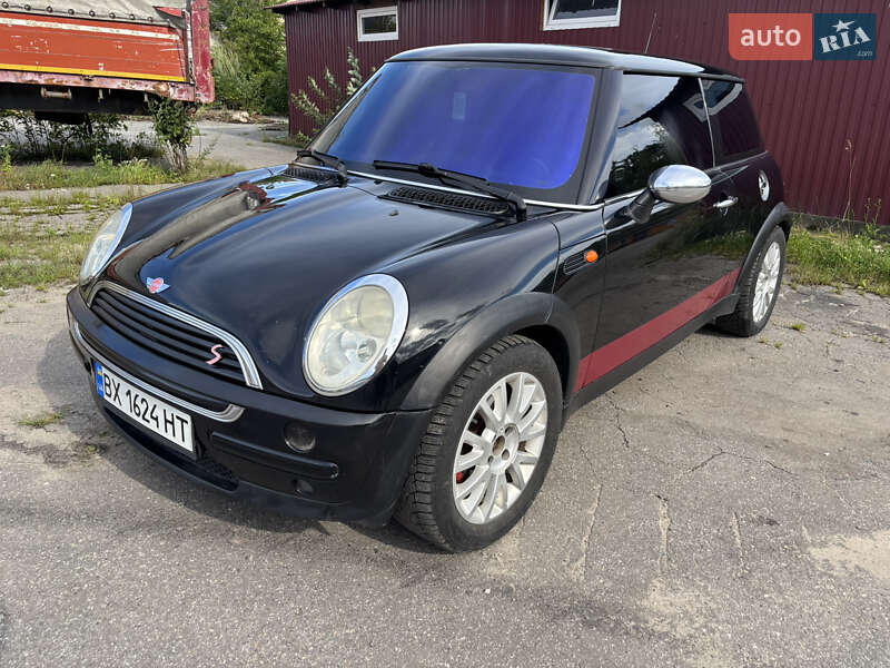 Хэтчбек MINI Cooper 2001 в Красилове