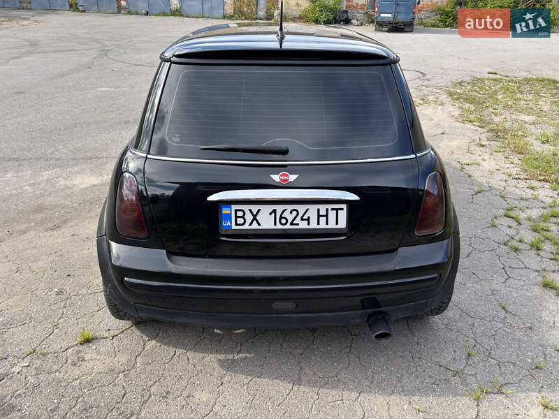 Хэтчбек MINI Cooper 2001 в Красилове