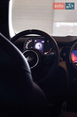 Хэтчбек MINI Cooper 2020 в 