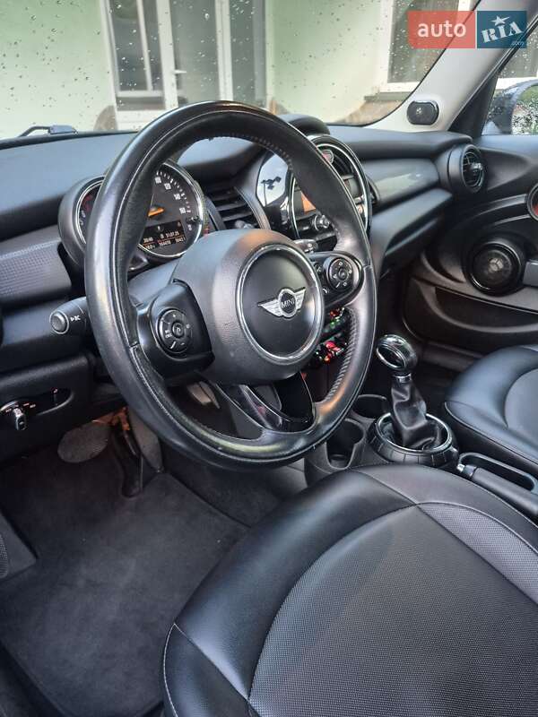 Хэтчбек MINI Cooper 2015 в Львове