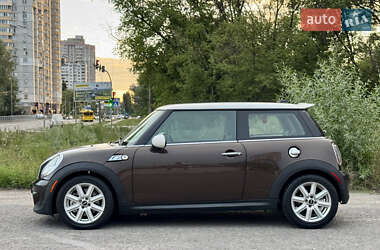 Хэтчбек MINI Cooper 2011 в 