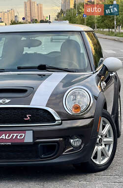 Хэтчбек MINI Cooper 2011 в 