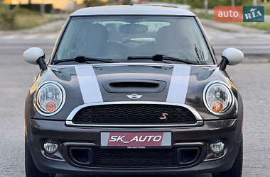 Хэтчбек MINI Cooper 2011 в 