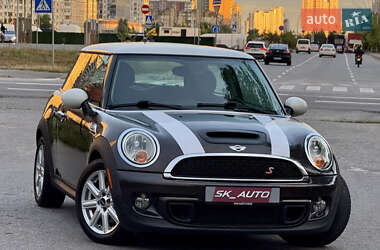 Хэтчбек MINI Cooper 2011 в 