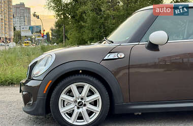 Хэтчбек MINI Cooper 2011 в 