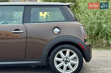 Хэтчбек MINI Cooper 2011 в 