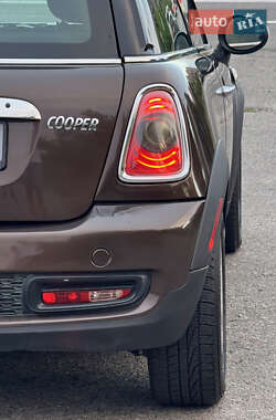 Хэтчбек MINI Cooper 2011 в 