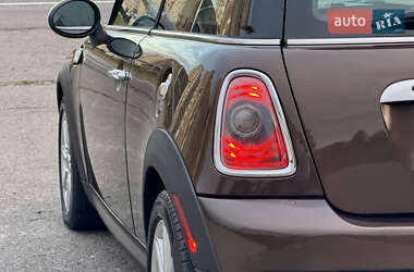 Хэтчбек MINI Cooper 2011 в 