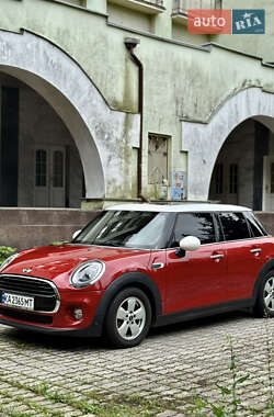 Хэтчбек MINI Cooper 2016 в 