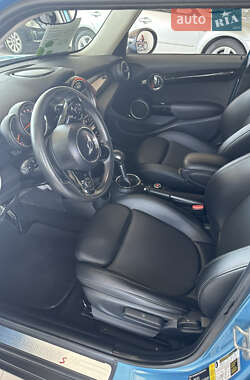 Хэтчбек MINI Cooper 2015 в 