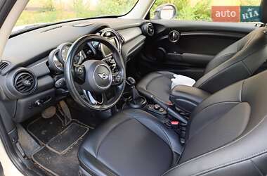 Хетчбек MINI Cooper 2016 в 