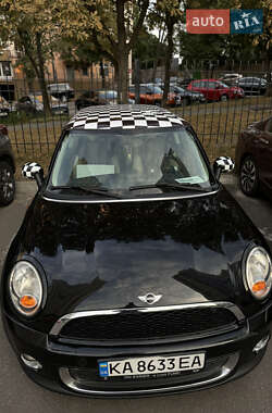 Хэтчбек MINI Cooper 2010 в 