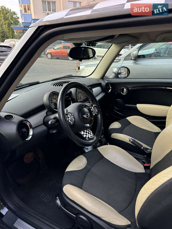 Хетчбек MINI Cooper 2010 в Києві