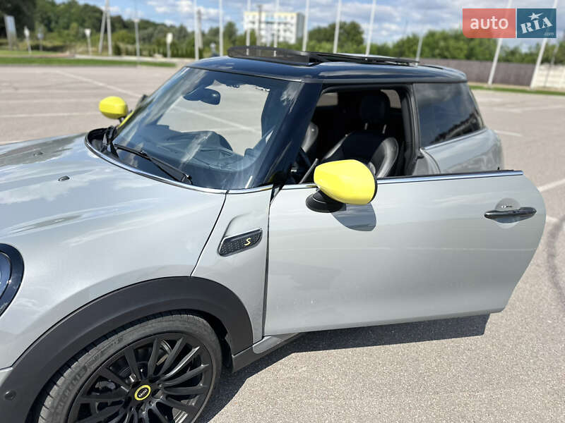 Хэтчбек MINI Cooper 2021 в Киеве