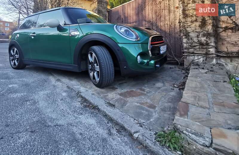 Хэтчбек MINI Cooper 2019 в Киеве