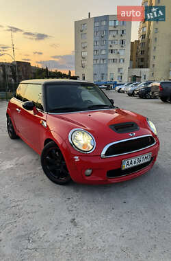 Хэтчбек MINI Cooper 2008 в 