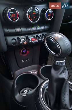 Хэтчбек MINI Cooper 2016 в 