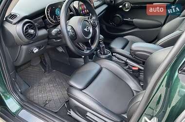 Хэтчбек MINI Cooper 2016 в 