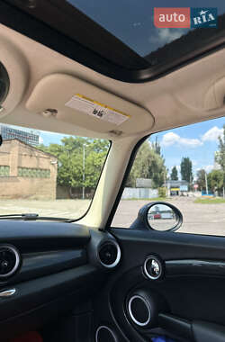 Хэтчбек MINI Cooper 2013 в 