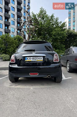 Хэтчбек MINI Cooper 2009 в 