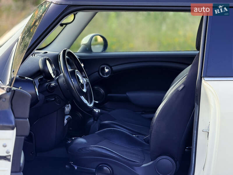 Хэтчбек MINI Cooper 2007 в Мене