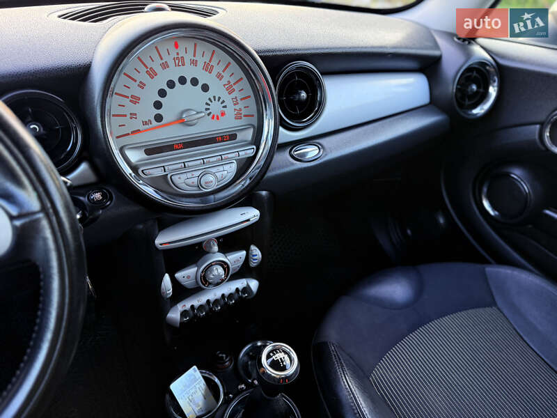 Хэтчбек MINI Cooper 2007 в Мене