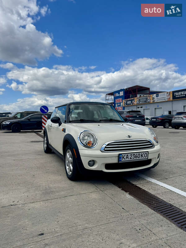 MINI Cooper 2010