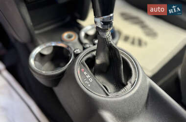 Хэтчбек MINI Cooper 2012 в 