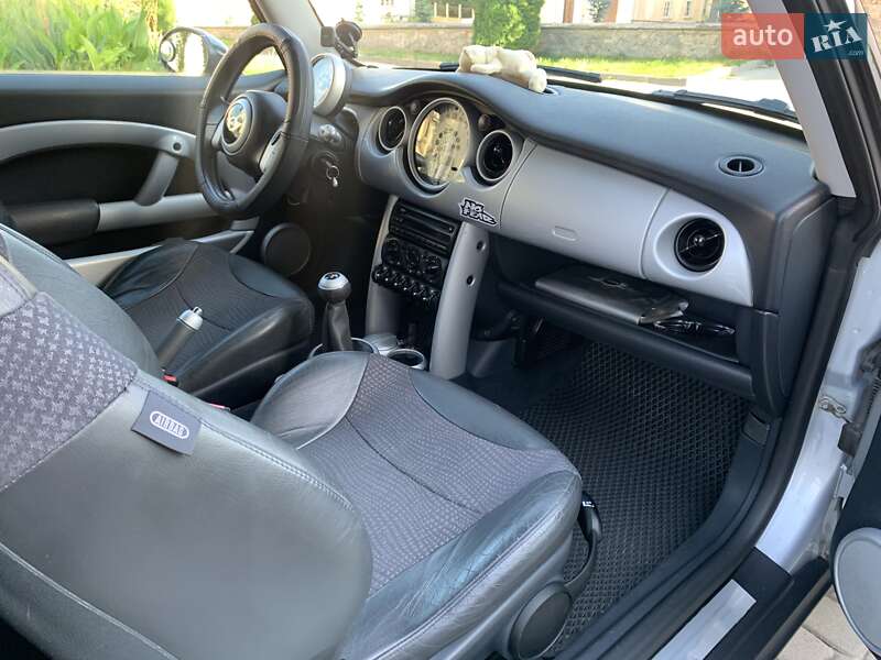 Хэтчбек MINI Cooper 2001 в Кременце