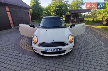 Хэтчбек MINI Cooper 2010 в 