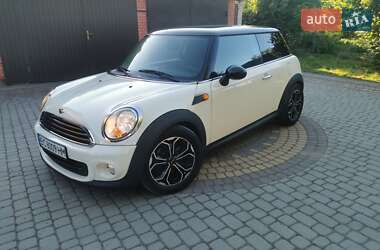 Хэтчбек MINI Cooper 2010 в 