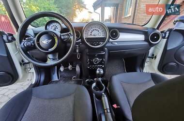 Хэтчбек MINI Cooper 2010 в 