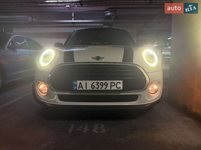 Хэтчбек MINI Cooper 2015 в 