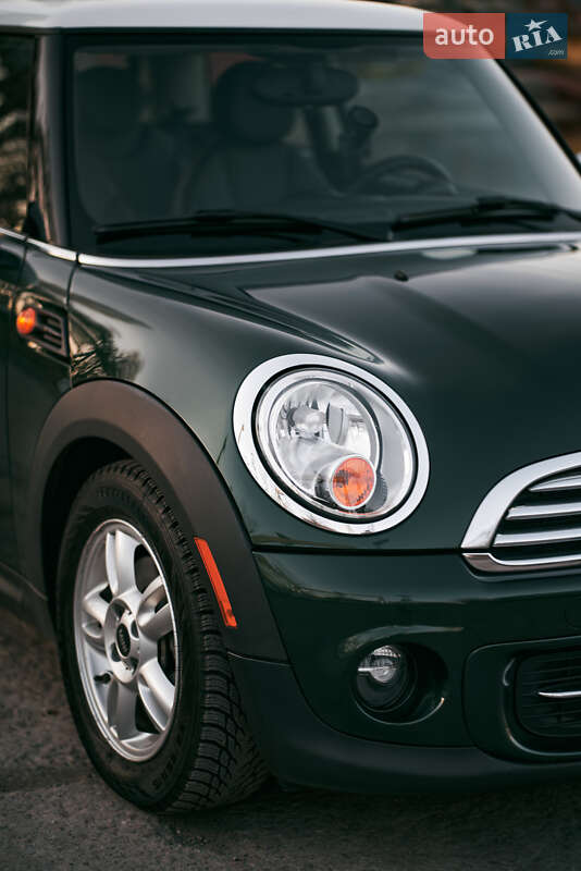Хэтчбек MINI Cooper 2013 в Ужгороде