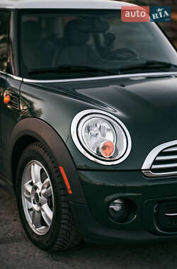 Хэтчбек MINI Cooper 2013 в 