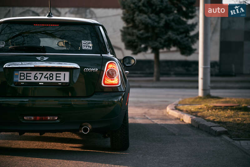 Хэтчбек MINI Cooper 2013 в Ужгороде