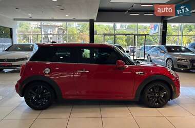 Хэтчбек MINI Cooper 2015 в 